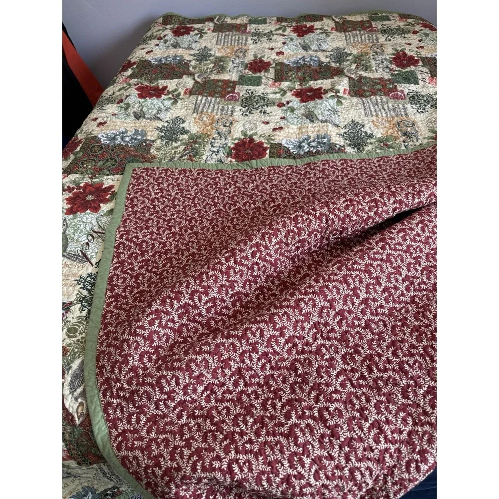 Christmas Holiday Quilted Bedspread 88 X 90